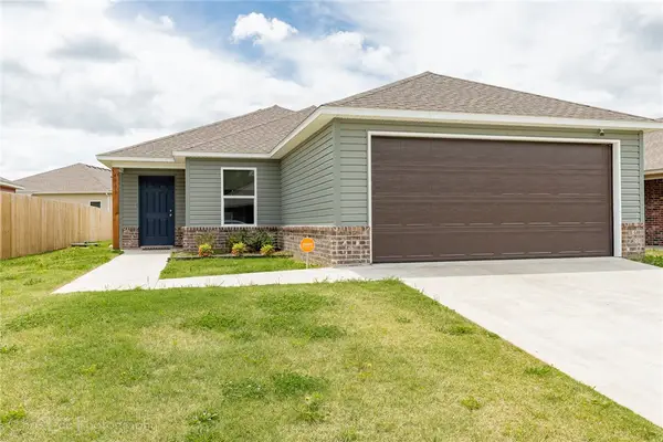 4703 Hoover Loop, Fayetteville, AR 72704