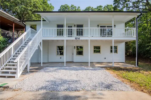 1614 E Huntsville Road, Fayetteville, AR 72701