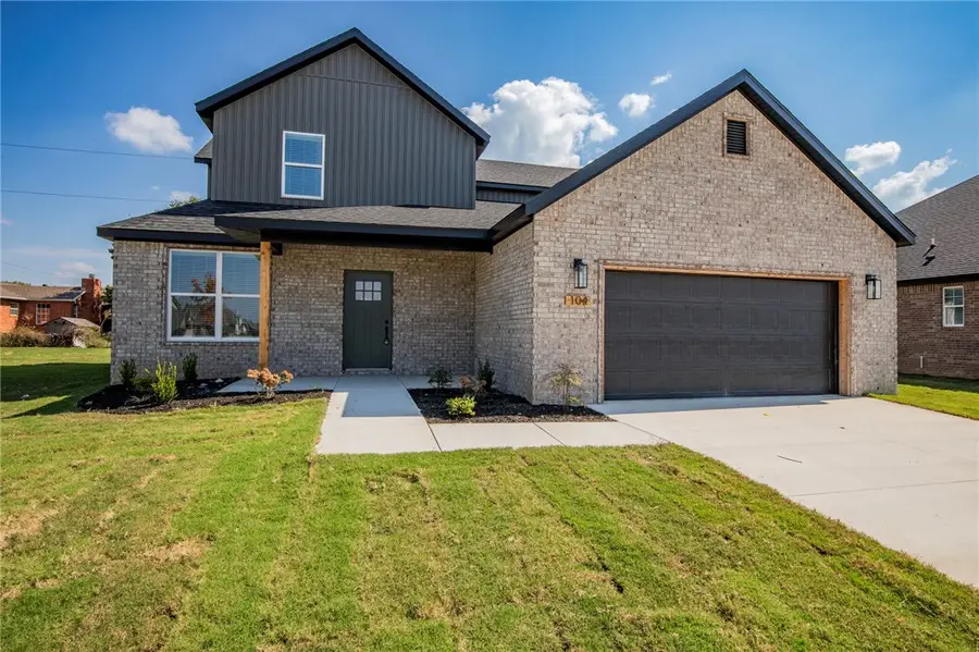 104 White Oak Street, Gentry, AR 72734 - Image #2