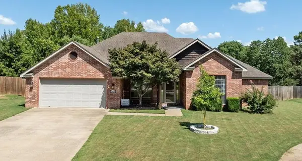 2424 Sarah Jane Lane, Fayetteville, AR 72701