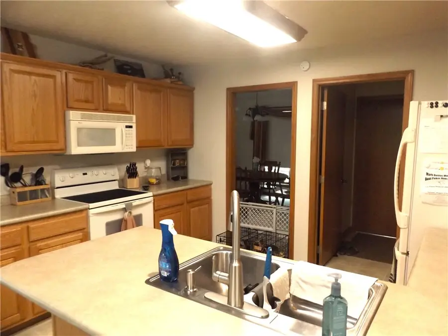 107 Lancelot Lane, Bull Shoals, AR 72619 - Image #2