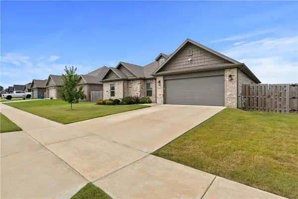 1101 Tracey Lane, Pea Ridge, AR 72751