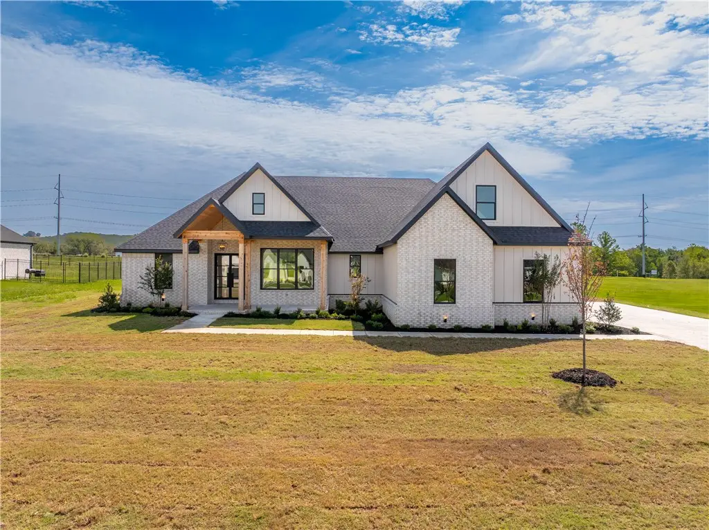 927 Noah Street, Fayetteville, AR 72703 - Image #1