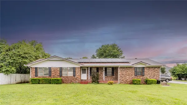 113 Cedar Heights, Huntsville, AR 72740
