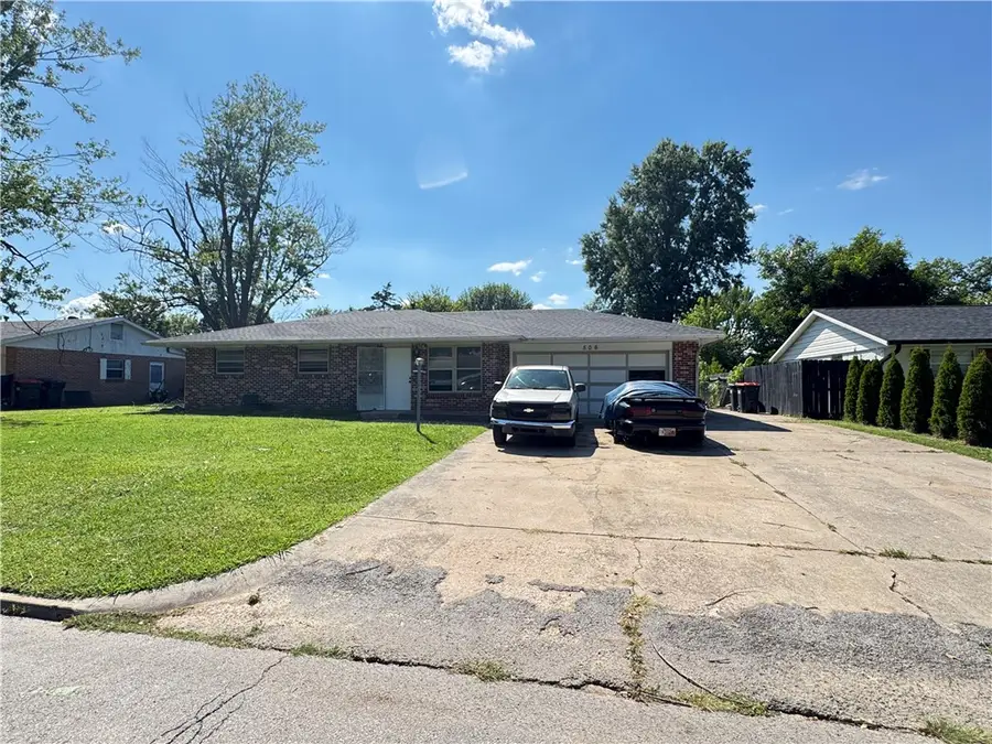 506 Dyer Street, Springdale, AR 72762 - #3