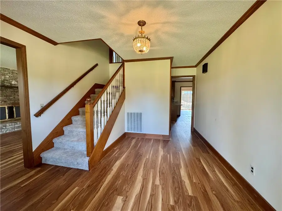 213 N Shore Drive, Russellville, AR 72802 - Image #3