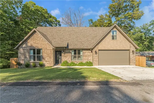 13 Hinckley Circle, Bella Vista, AR 72714