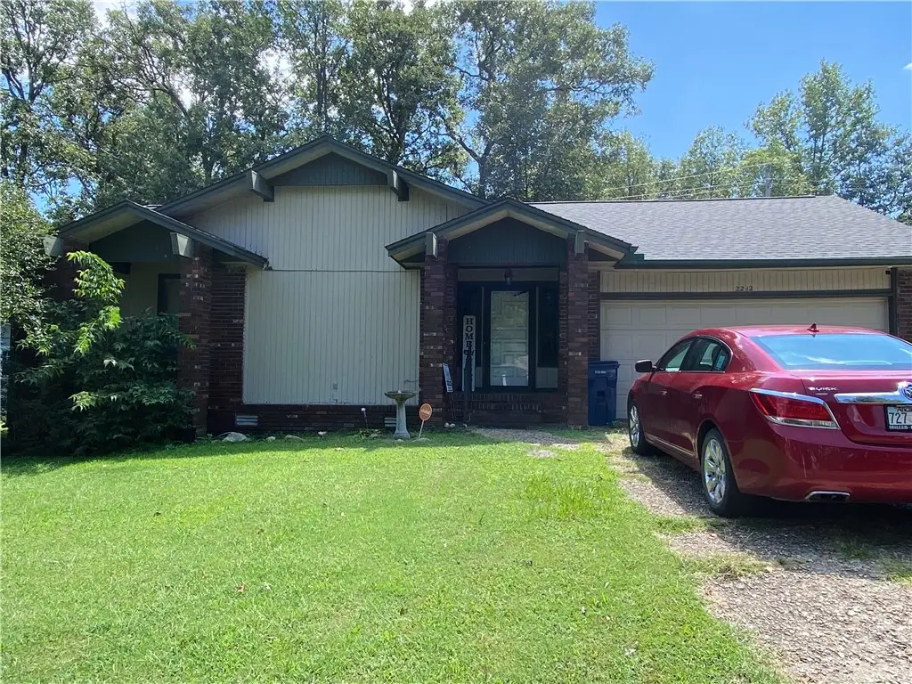 2212 W Tulsa Street, Siloam Springs, AR 72761 - Image #1