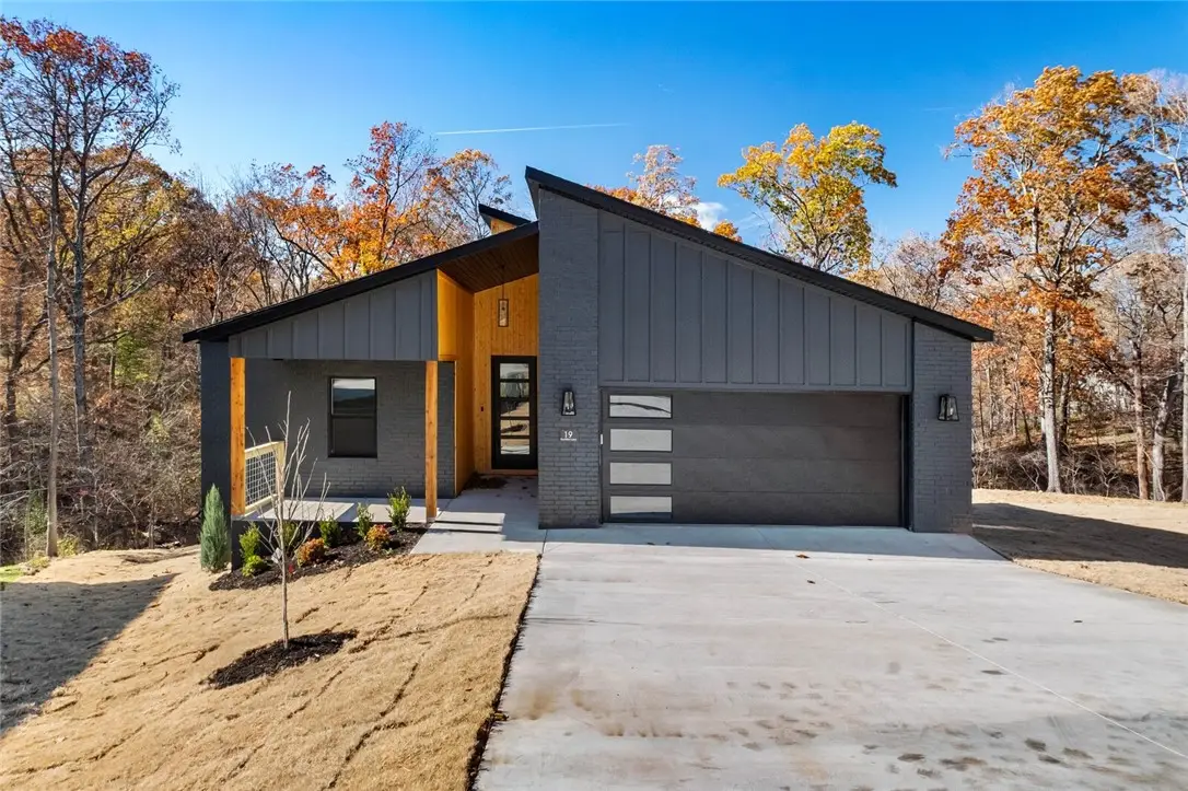 19 Dumfries Lane, Bella Vista, AR 72715 - Image #1