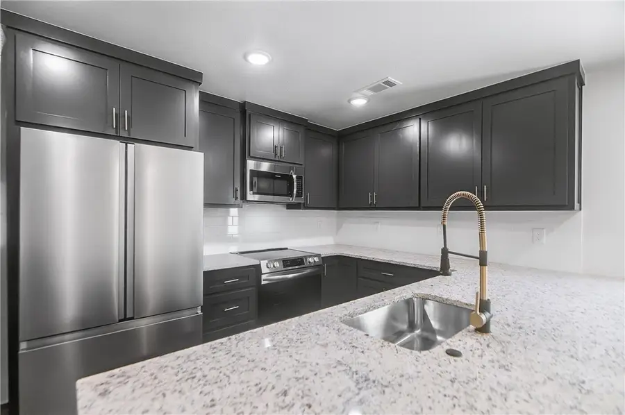 1102 Lockheed Street, Bentonville, AR 72712 - Image #2