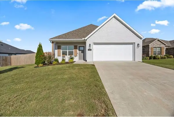 2752 S Carbon Road, Fayetteville, AR 72701