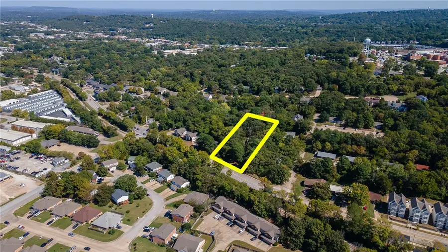 1624 N Gregg Avenue, Fayetteville, AR 72703 - Image #2