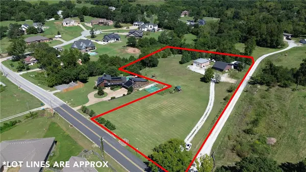 5012 Town Vu Road, Bentonville, AR 72712