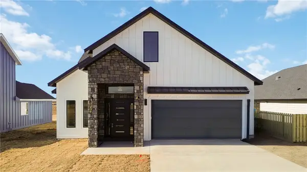 970 Thornwood Place, Centerton, AR 72713