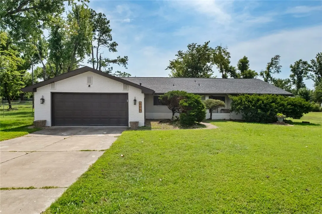 600 S Scott Circle, Rogers, AR 72758 - #1
