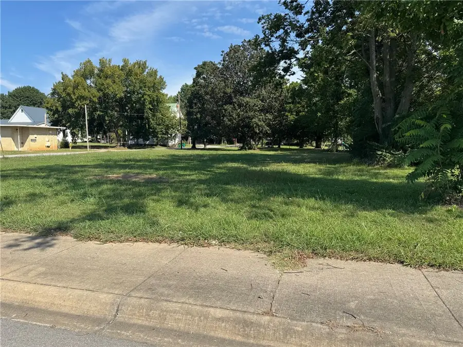 114 W Main Street, Farmington, AR 72730 - Image #3