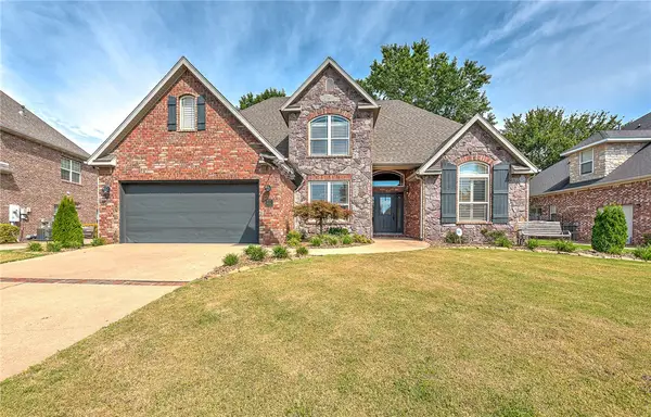 6815 W Shadow Valley Road, Rogers, AR 72758