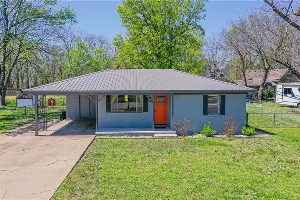 106 S Ozark Street, Prairie Grove, AR 72753