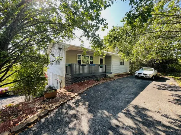 48 Hickory Lane, Holiday Island, AR 72731