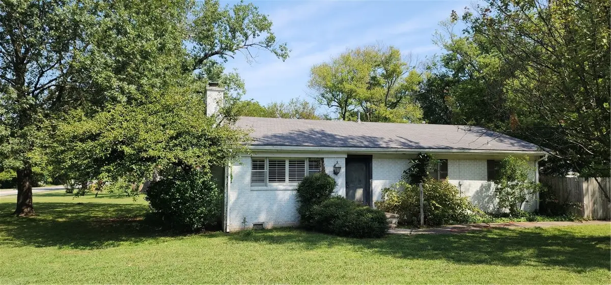 111 E Helena, Siloam Springs, AR 72761 - Image #1