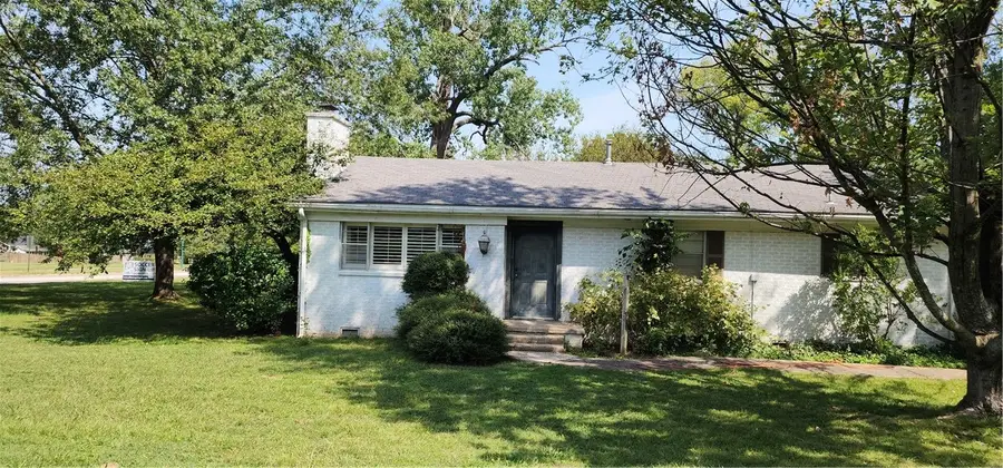 111 E Helena, Siloam Springs, AR 72761 - Image #2