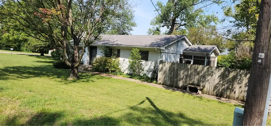 111 E Helena, Siloam Springs, AR 72761 - Image #3