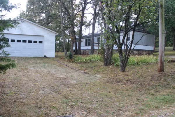 106 E Buck Street, Diamond City, AR 72630