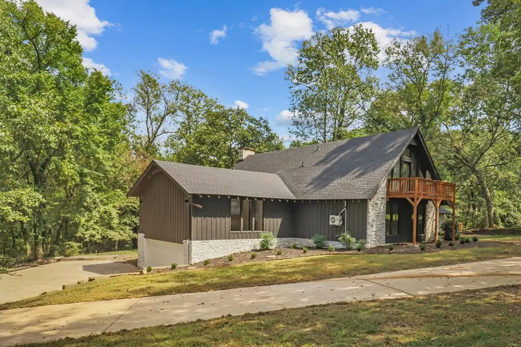 101 N Dogwood Street, Siloam Springs, AR 72761 - Image #1