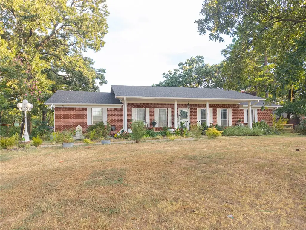 607 W Main Street, Charleston, AR 72933 - #1