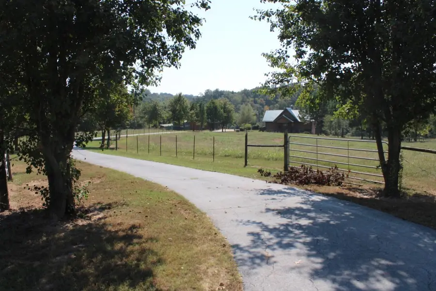 4828 Mcdonald Road, Harrison, AR 72601 - Image #2