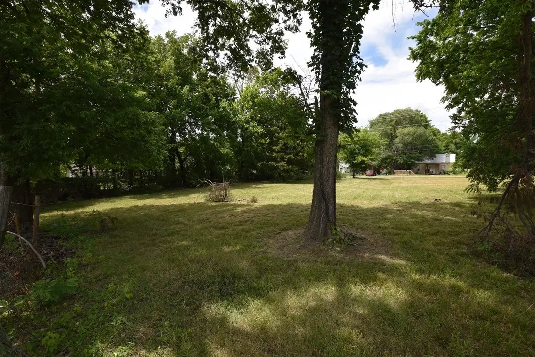422 S Cheokee Street, Stilwell, OK 74960 - #1