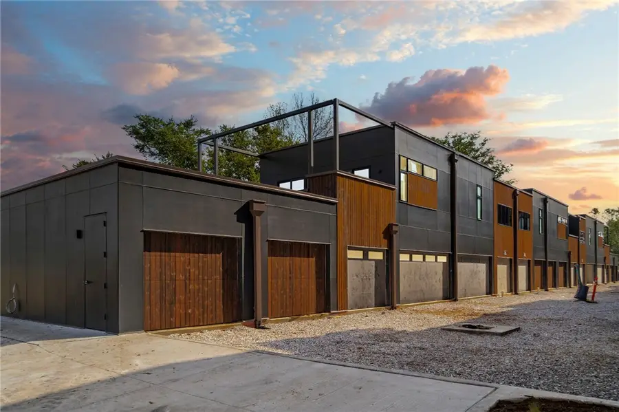 319 SE Market Alley #202, Bentonville, AR 72712 - Image #2