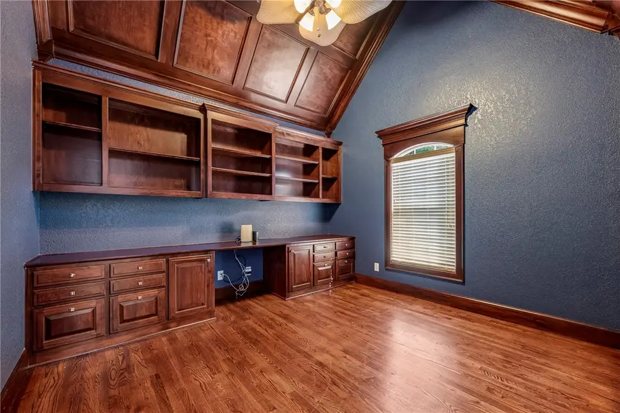 1104 Edinburgh Avenue, Bentonville, AR 72713 - Image #2