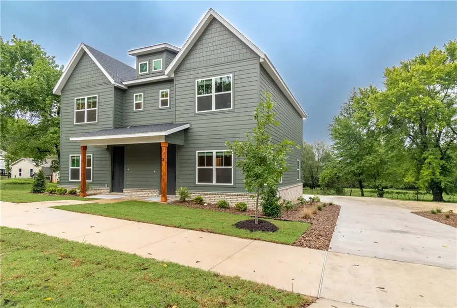 1528 W Sligo Street, Fayetteville, AR 72701 - Image #2