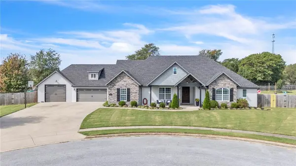 509 Waterfalls Court, Farmington, AR 72730