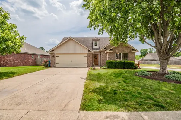 3009 SW Waterleaf Avenue, Bentonville, AR 72713