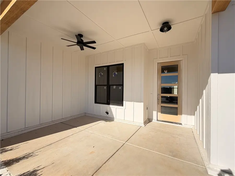 4105 W Murfield Drive, Rogers, AR 72758 - Image #2