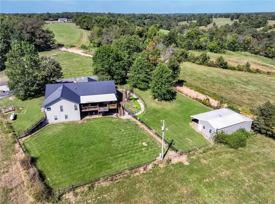15495 Osage Hog Farm Road, Gentry, AR 72734 - Image #2