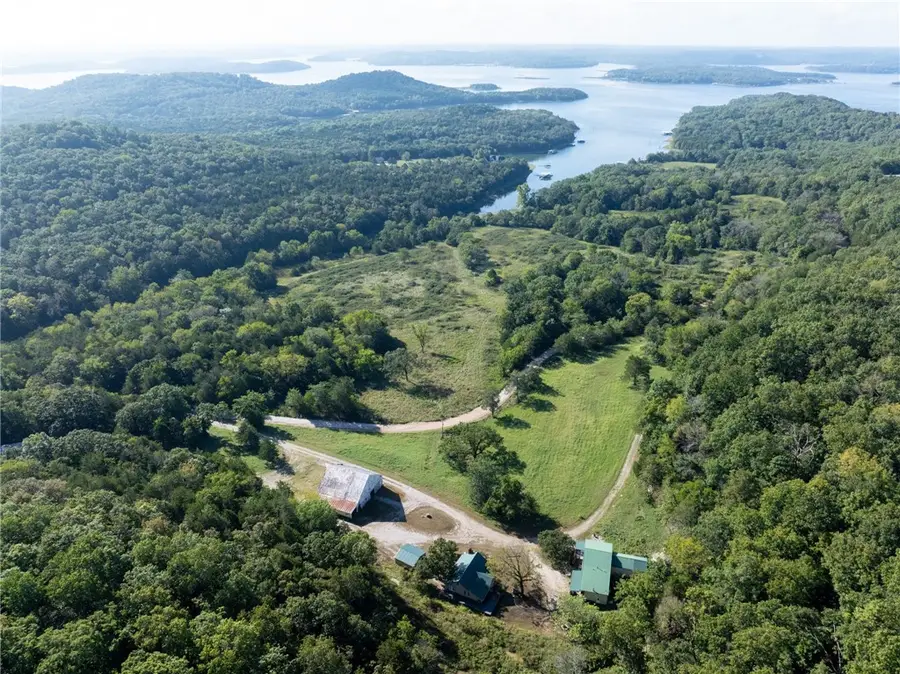 11105 Cedar Rock Road, Garfield, AR 72732 - Image #2