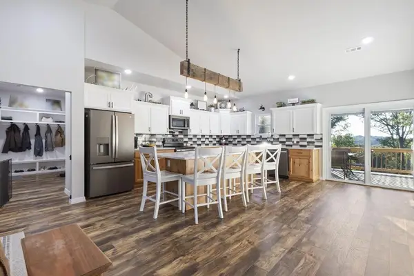 24 Flint Lane, Washburn, MO 65772