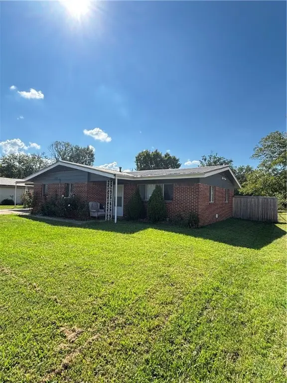 902 S Knoxville Avenue, Russellville, AR 72801 - Image #2