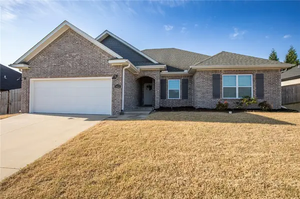 1421 Colonel Mcneil Drive, Prairie Grove, AR 72753