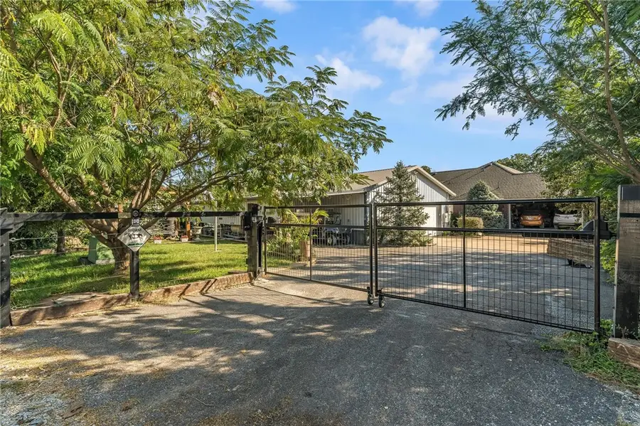 19000 Huntington Drive, Gravette, AR 72736 - Image #2