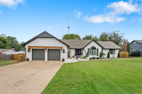 1002 NW 9th Street, Bentonville, AR 72712