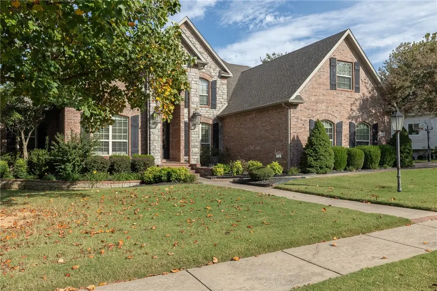 2670 N Candlewood Drive, Fayetteville, AR 72703 - Image #2