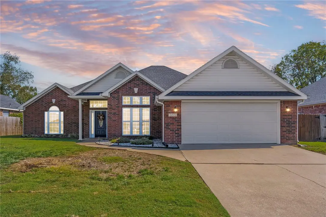 1211 N Oriole Avenue, Rogers, AR 72756 - Image #1