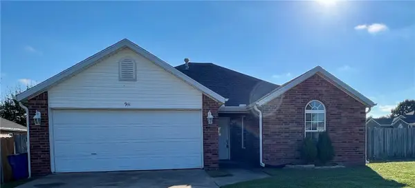 911 SW Cheyenne Drive, Bentonville, AR 72712