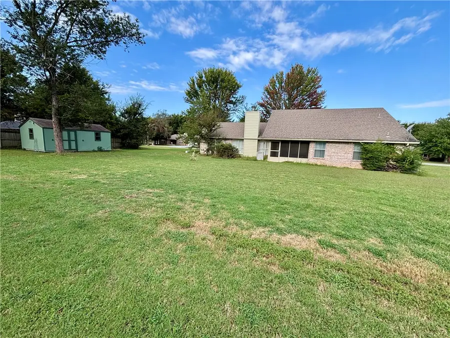 827 Chatsworth Drive, Grove, OK 74344 - Image #3