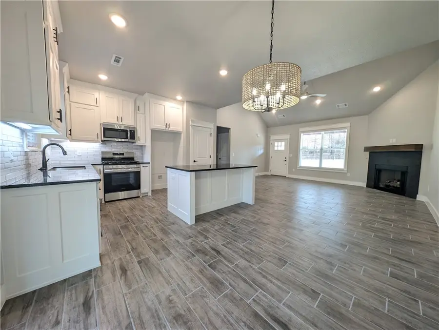 9 Langholm Circle, Bella Vista, AR 72715 - Image #2