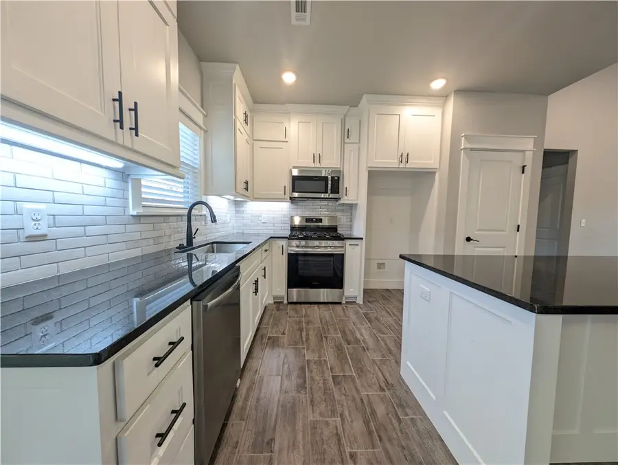 9 Langholm Circle, Bella Vista, AR 72715 - Image #3